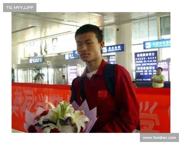 丘成桐一言激起千层浪,韦东奕“普通老师”标签引发数学界激烈讨论 丘成桐一言激起千层浪,韦东奕“普通老师”标签引发数学界激烈讨论